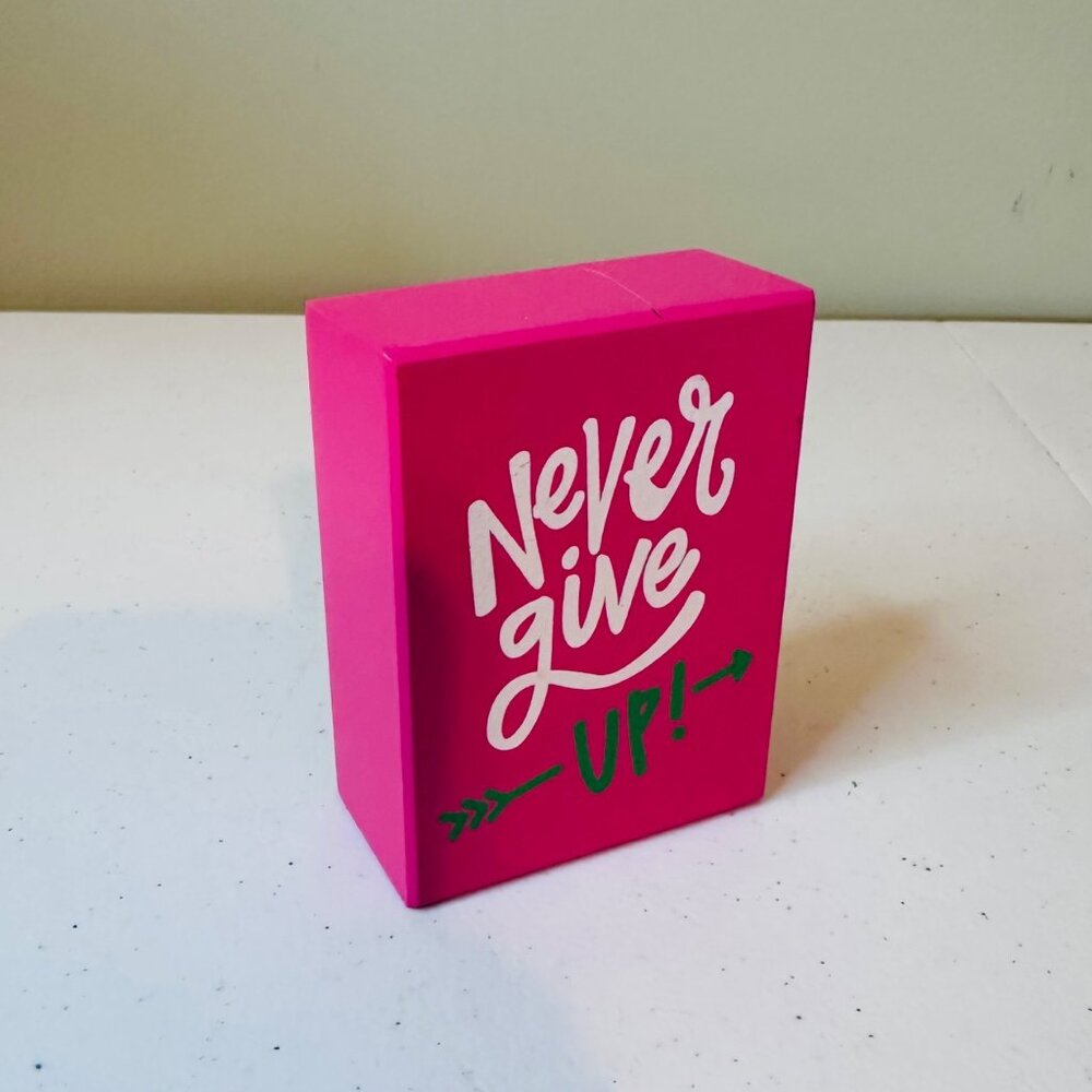 Motivational Pink Box Sign "Never Give Up" Table Decoration Sign Valentines Day - Picture 2 of 11